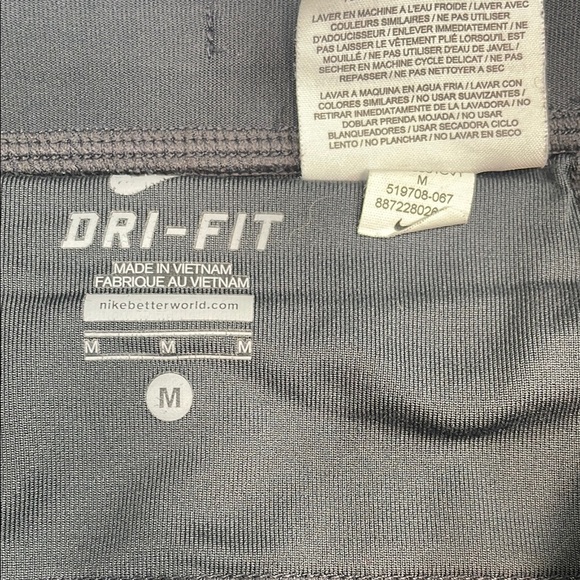 Nike‎ Gray and Green Athletic Shorts Performance Fit - Picture 2 of 5